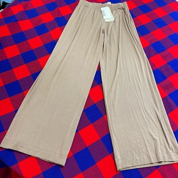 NWT Dunia Freja Women’s Taupe Pant Size Small NEW - Picture 1 of 9